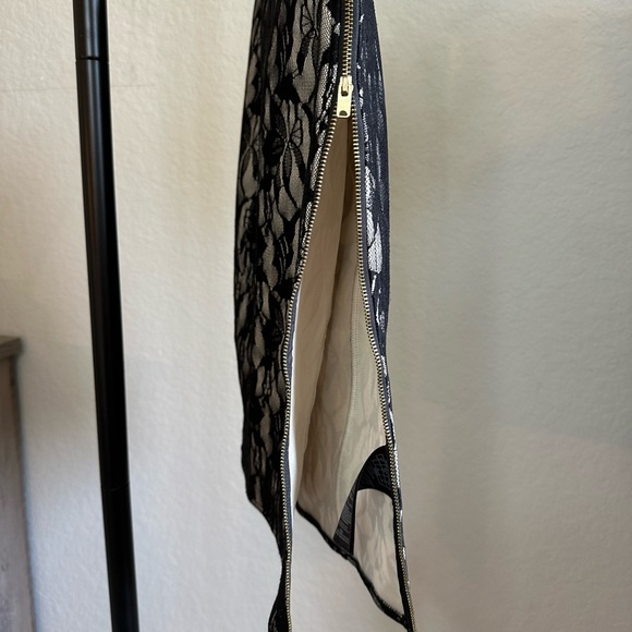 G by Guess lace pencil skirt size Small - Picture 6 of 6